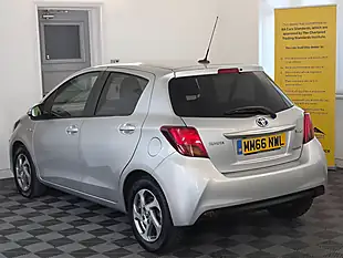 Used 2016 Toyota Yaris Icon Silver - Interior and Exterior details 6