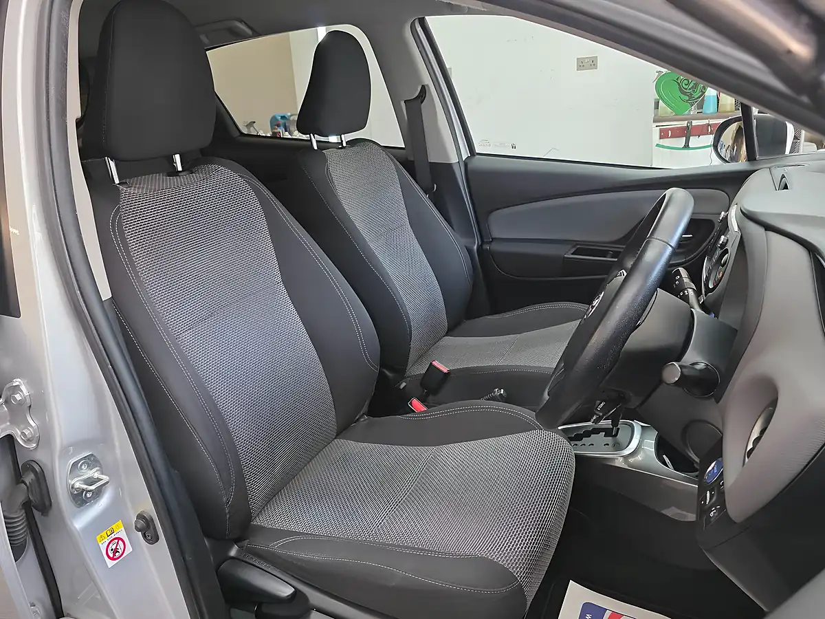 Used 2016 Toyota Yaris Icon Silver - Interior and Exterior details 8