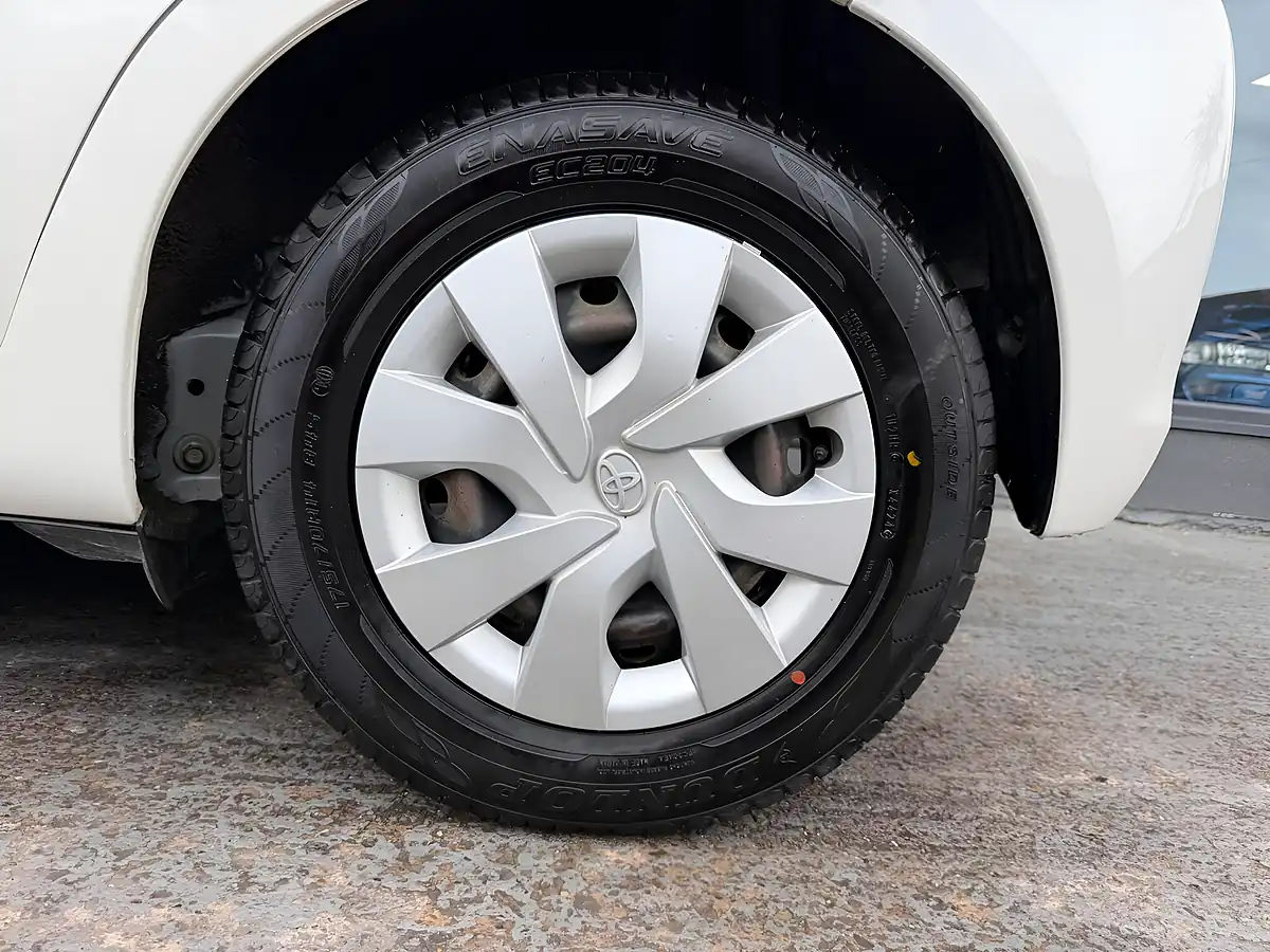 Used 2016 Toyota Yaris Icon White - Interior and Exterior details 19