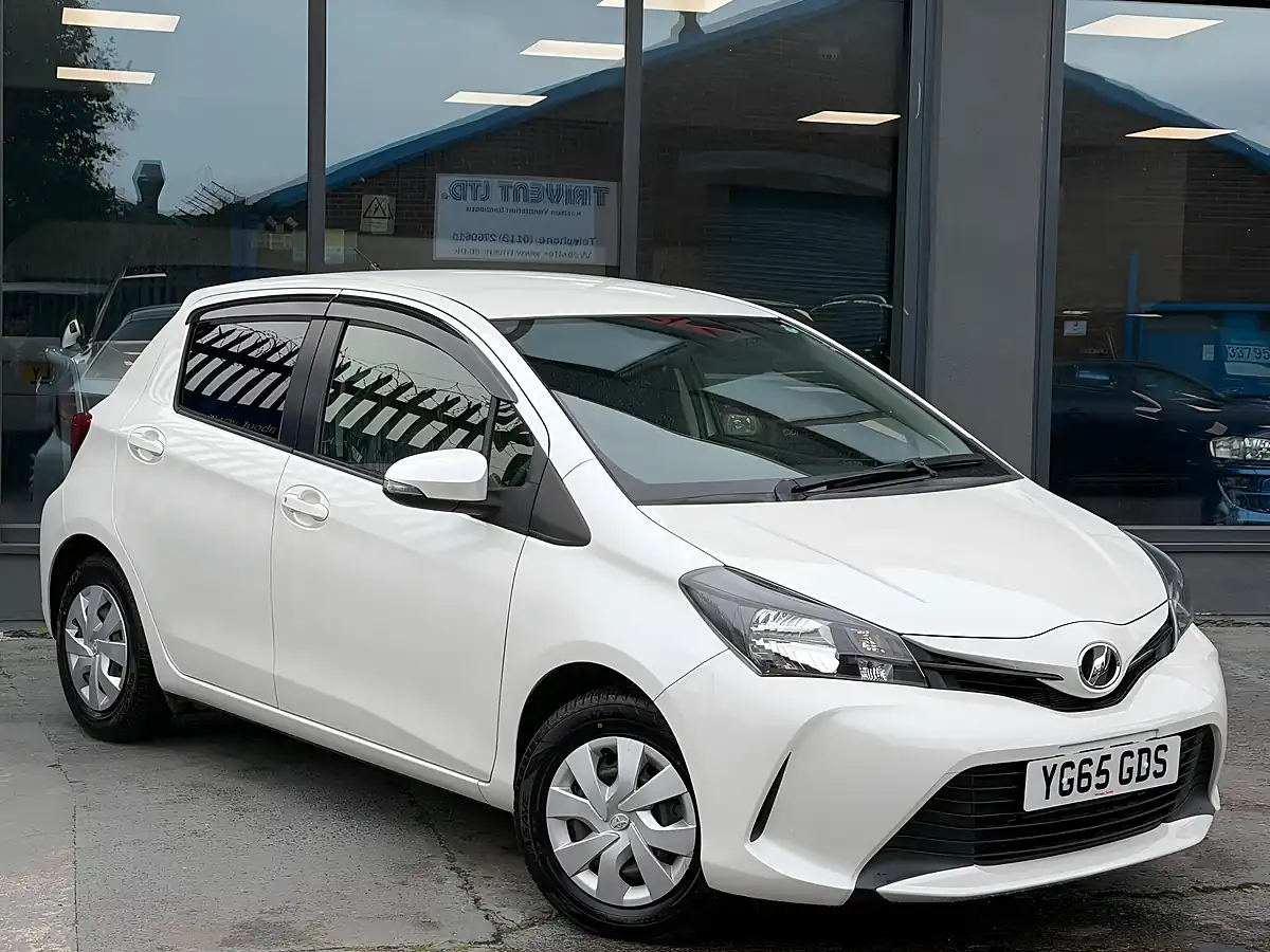 Used 2016 Toyota Yaris Icon White - Interior and Exterior details 2