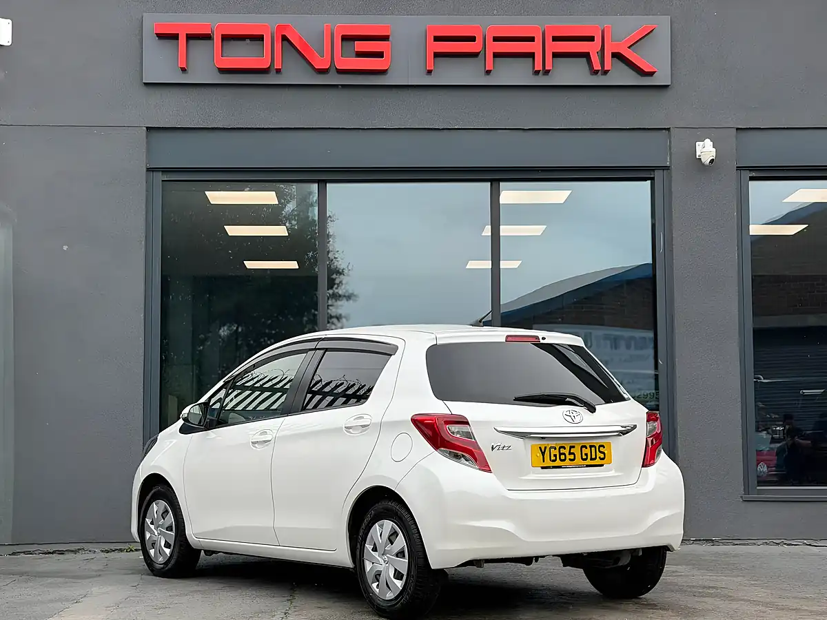 Used 2016 Toyota Yaris Icon White - Interior and Exterior details 5