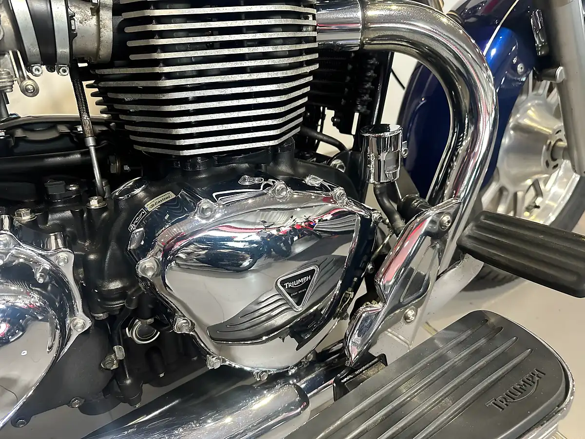 Used 2016 Triumph Bonneville America Blue Metallic - Interior and Exterior details 6