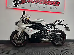 Used 2016 Triumph Daytona 675 Super Sports White - Interior and Exterior details 13