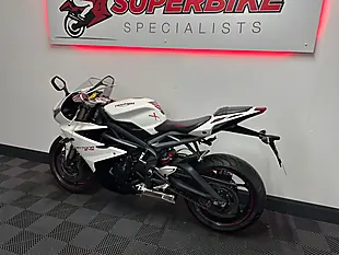 Used 2016 Triumph Daytona 675 Super Sports White - Interior and Exterior details 15