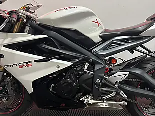 Used 2016 Triumph Daytona 675 Super Sports White - Interior and Exterior details 16