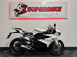 Used 2016 Triumph Daytona 675 Super Sports White - Interior and Exterior details 2