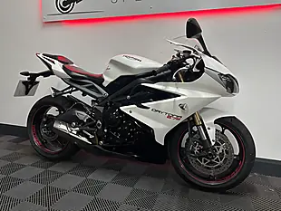 Used 2016 Triumph Daytona 675 Super Sports White - Interior and Exterior details 7