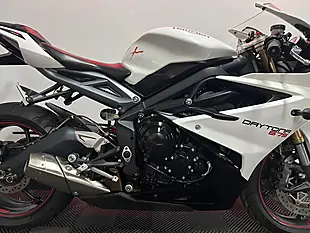 Used 2016 Triumph Daytona 675 Super Sports White - Interior and Exterior details 9