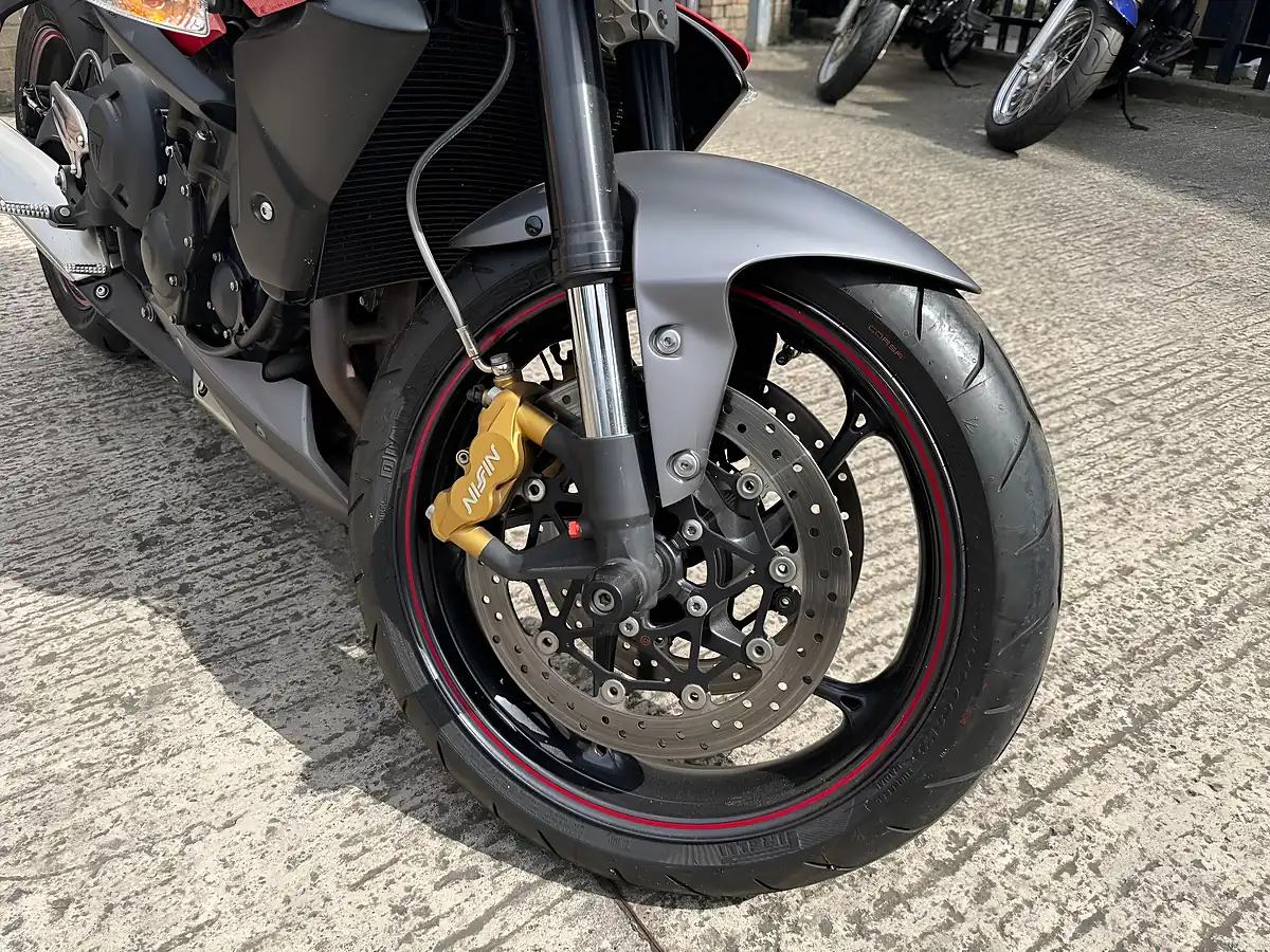 Used 2016 Triumph Street Triple 675 R O Ring Grey - Interior and Exterior details 5