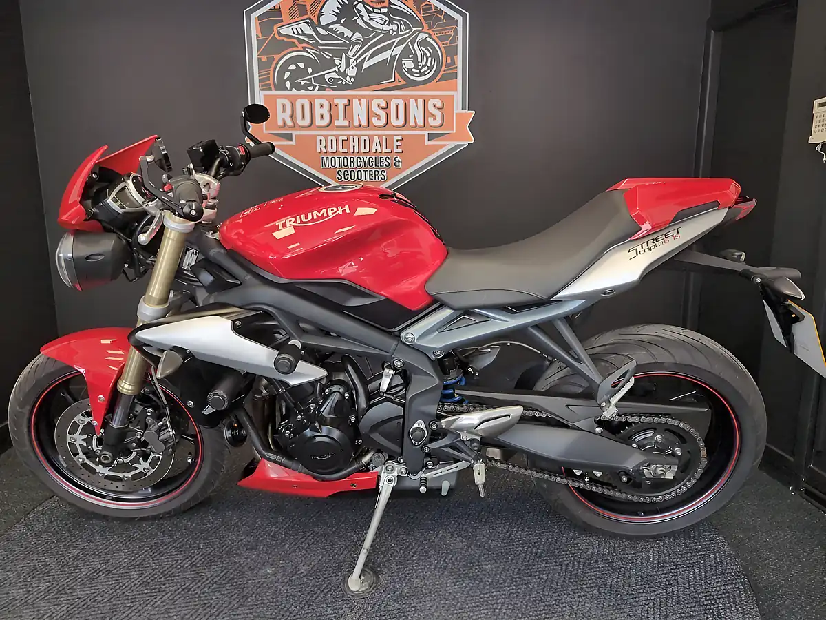 Used 2016 Triumph Street Triple Abs Red - Interior and Exterior details 3