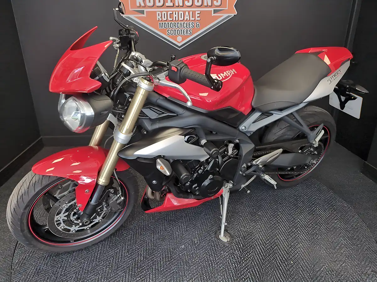 Used 2016 Triumph Street Triple Abs Red - Interior and Exterior details 9