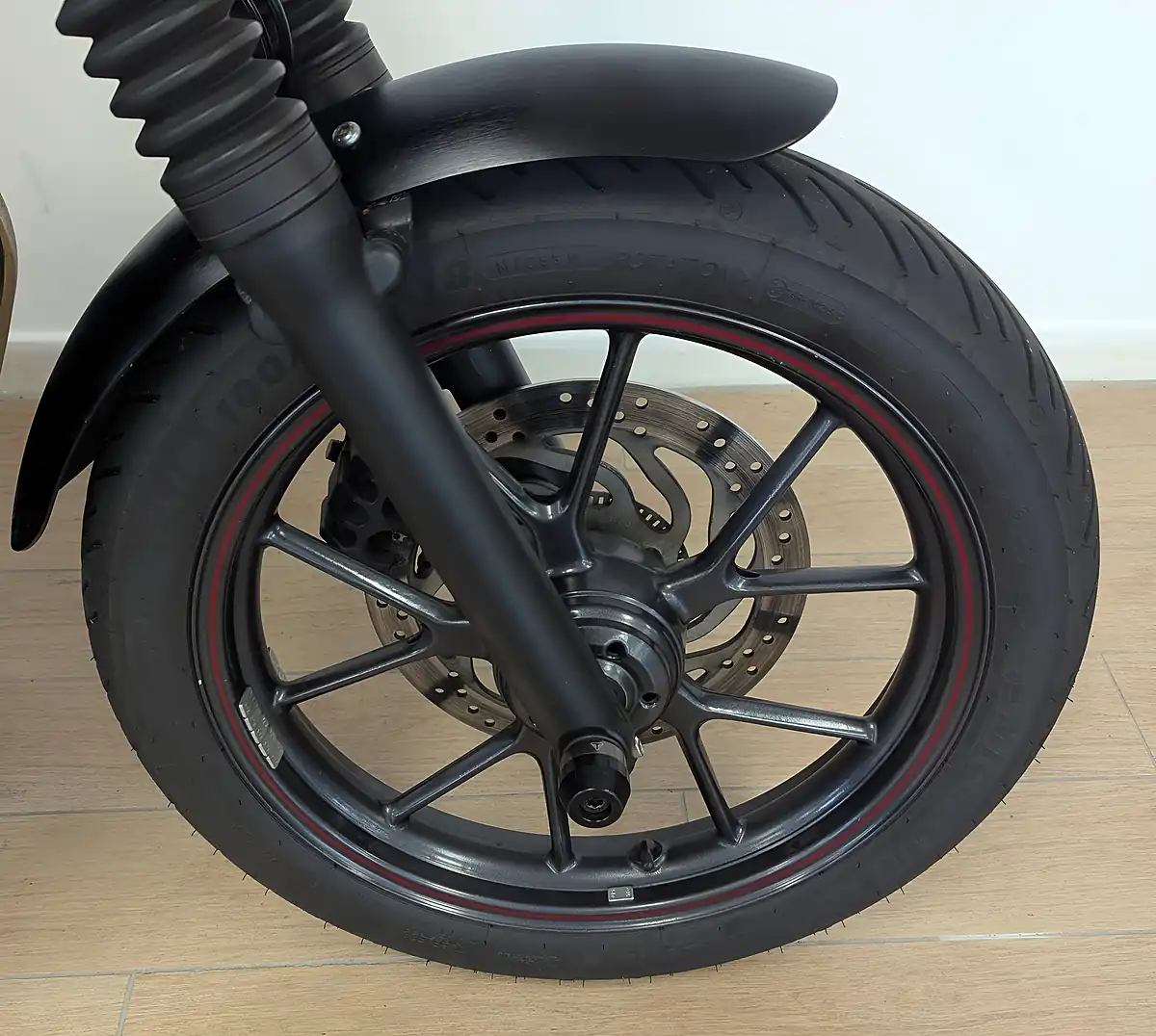 Used 2016 Triumph Street Twin Red - Interior and Exterior details 14