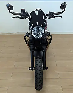 Used 2016 Triumph Street Twin Red - Interior and Exterior details 3
