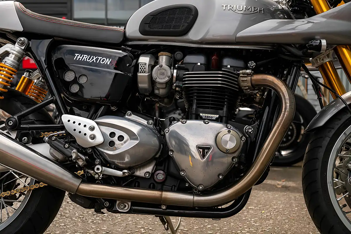 Used 2016 Triumph Thruxton 1200 R Track Racer Silver Ice - Interior and Exterior details 11