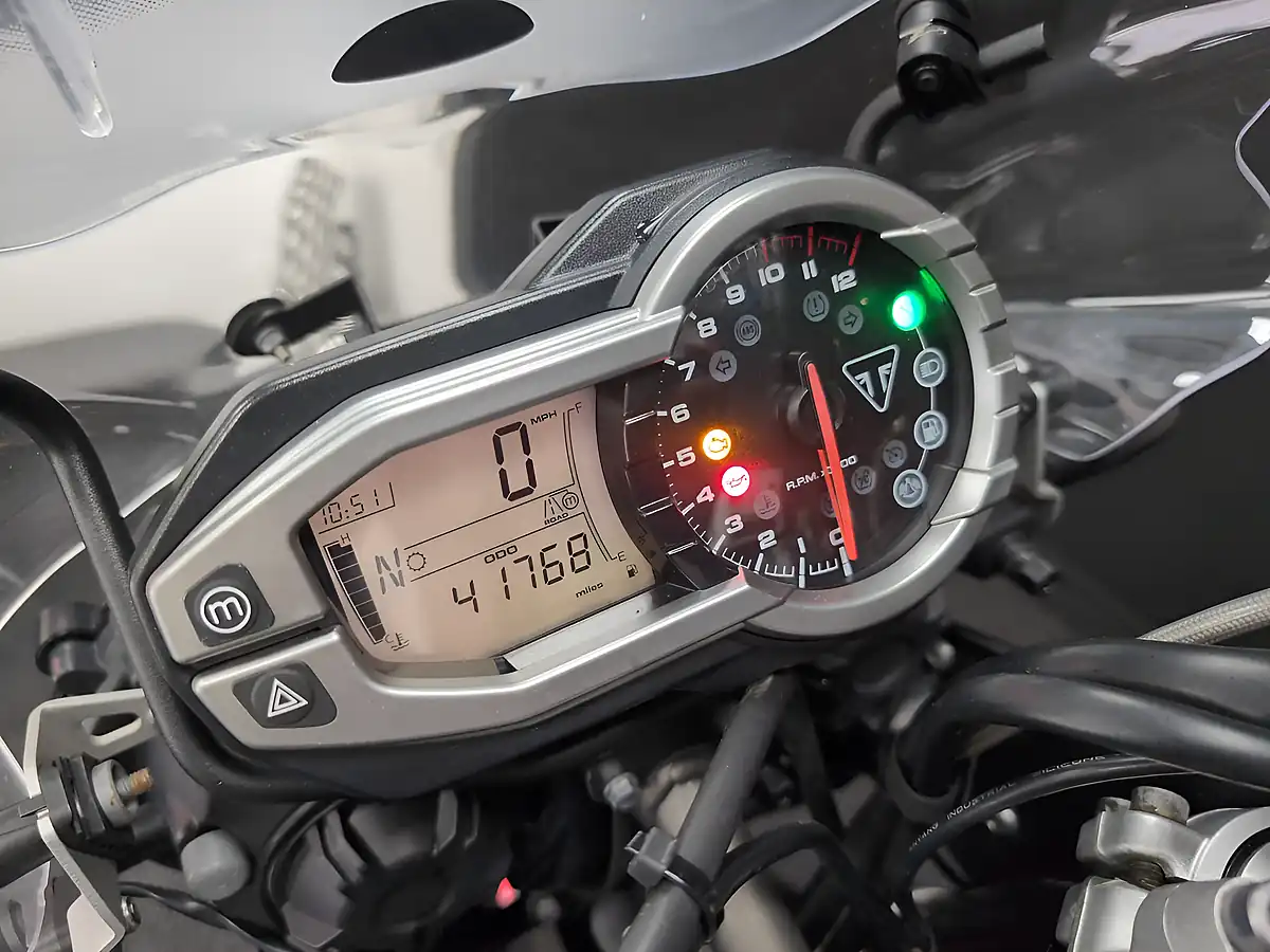 Used 2016 Triumph Tiger 800 Xrx Black - Interior and Exterior details 10