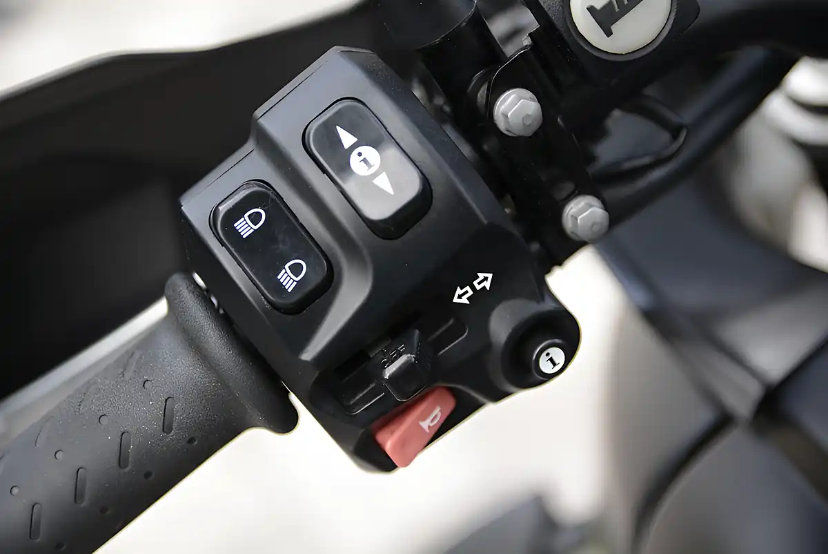 Used 2016 Triumph Tiger Sport Black - Interior and Exterior details 15