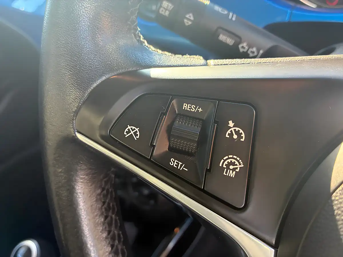 Used 2016 Vauxhall Adam Energised Blue - Interior and Exterior details 18