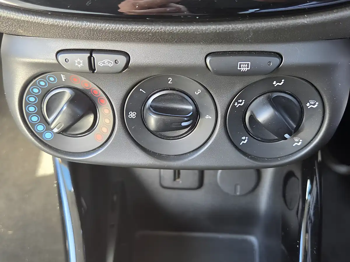 Used 2016 Vauxhall Adam Energised Gold - Interior and Exterior details 12