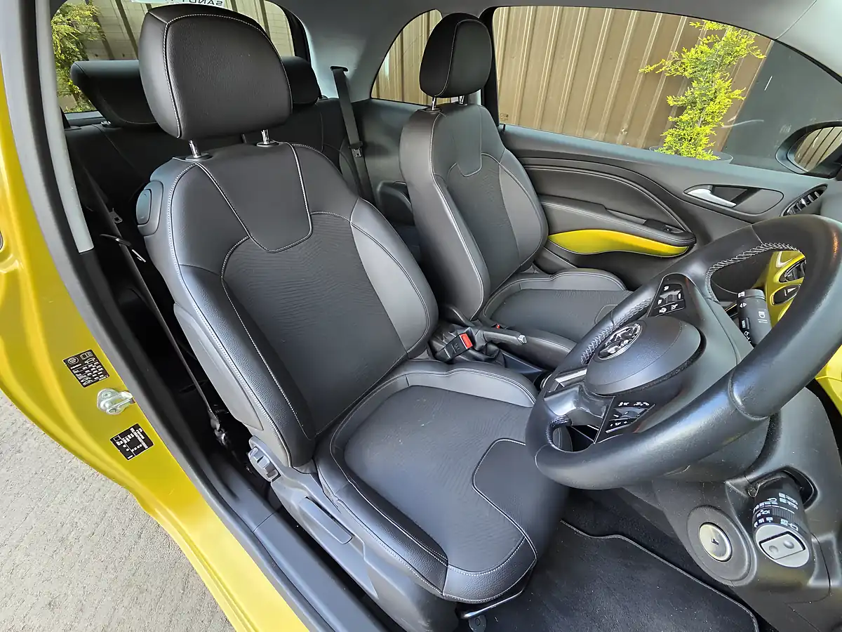 Used 2016 Vauxhall Adam Energised Gold - Interior and Exterior details 5