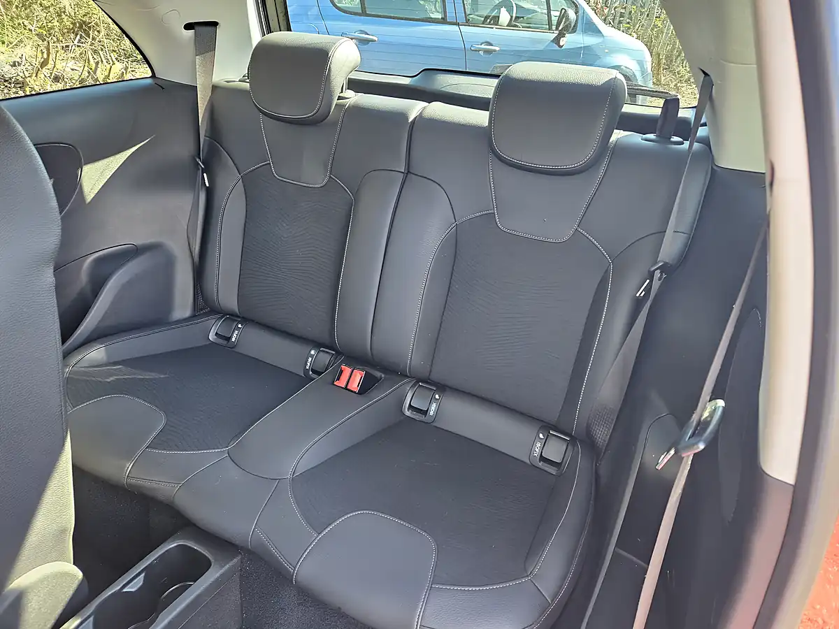 Used 2016 Vauxhall Adam Energised Red - Interior and Exterior details 15