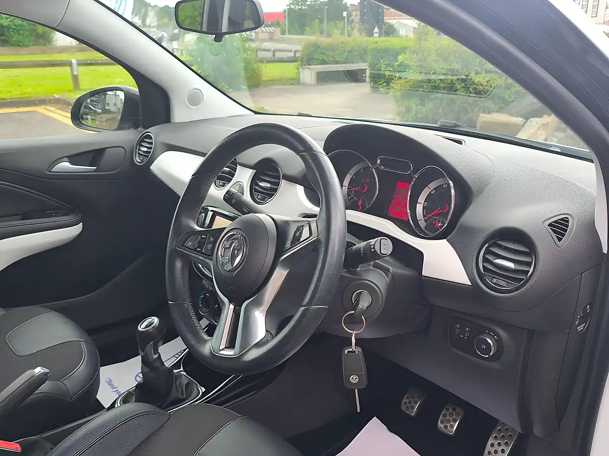 Used 2016 Vauxhall Adam Energised White - Interior and Exterior details 4