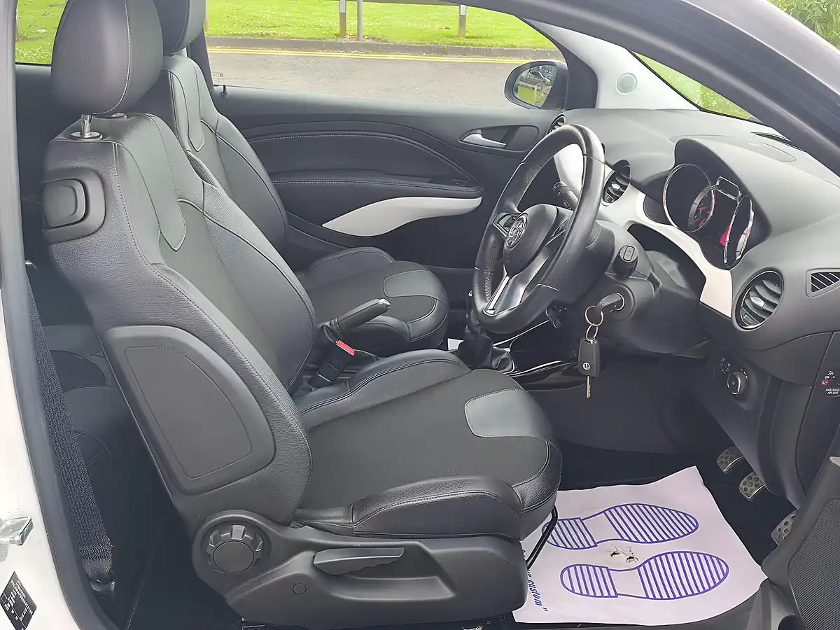 Used 2016 Vauxhall Adam Energised White - Interior and Exterior details 8
