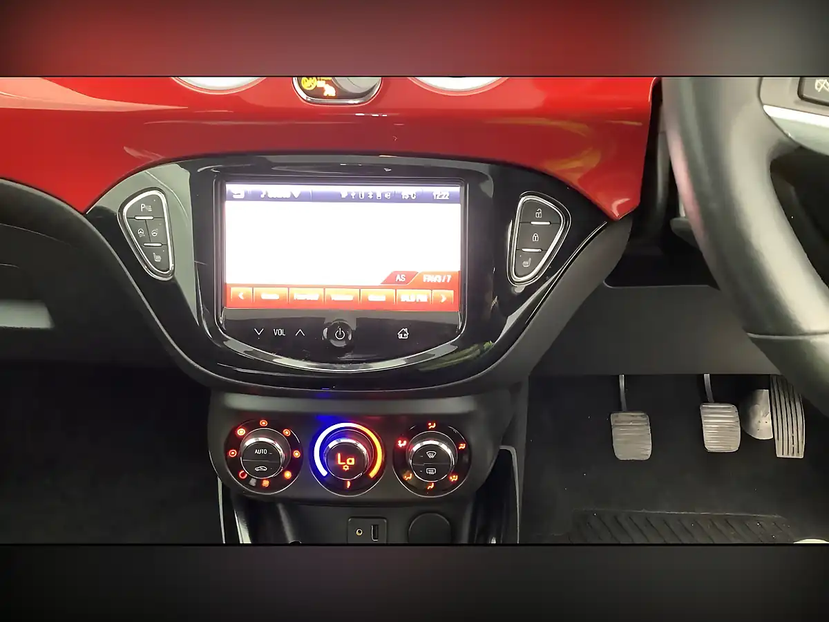 Used 2016 Vauxhall Adam Glam Black - Interior and Exterior details 10