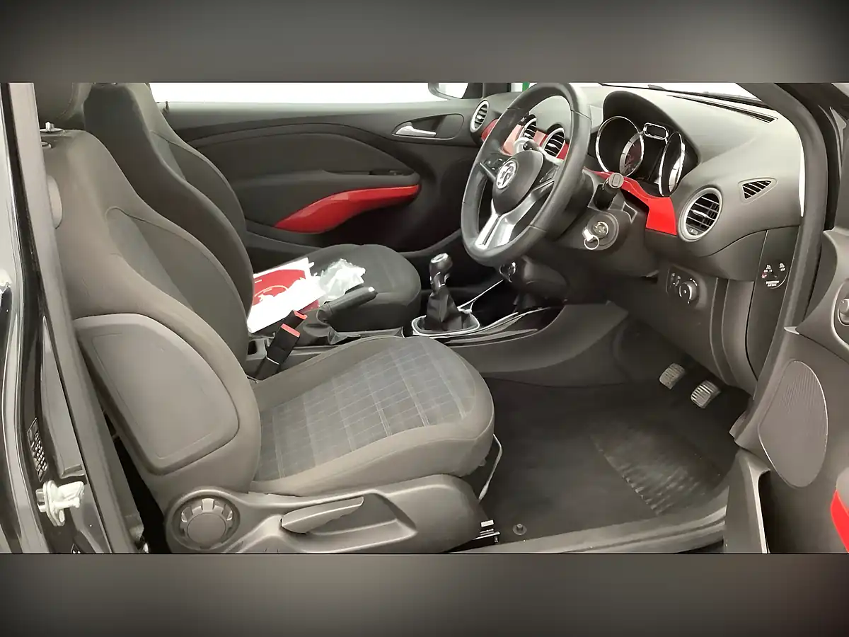 Used 2016 Vauxhall Adam Glam Black - Interior and Exterior details 8