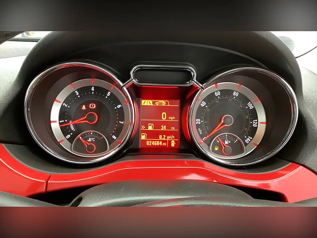 Used 2016 Vauxhall Adam Glam Black - Interior and Exterior details 9