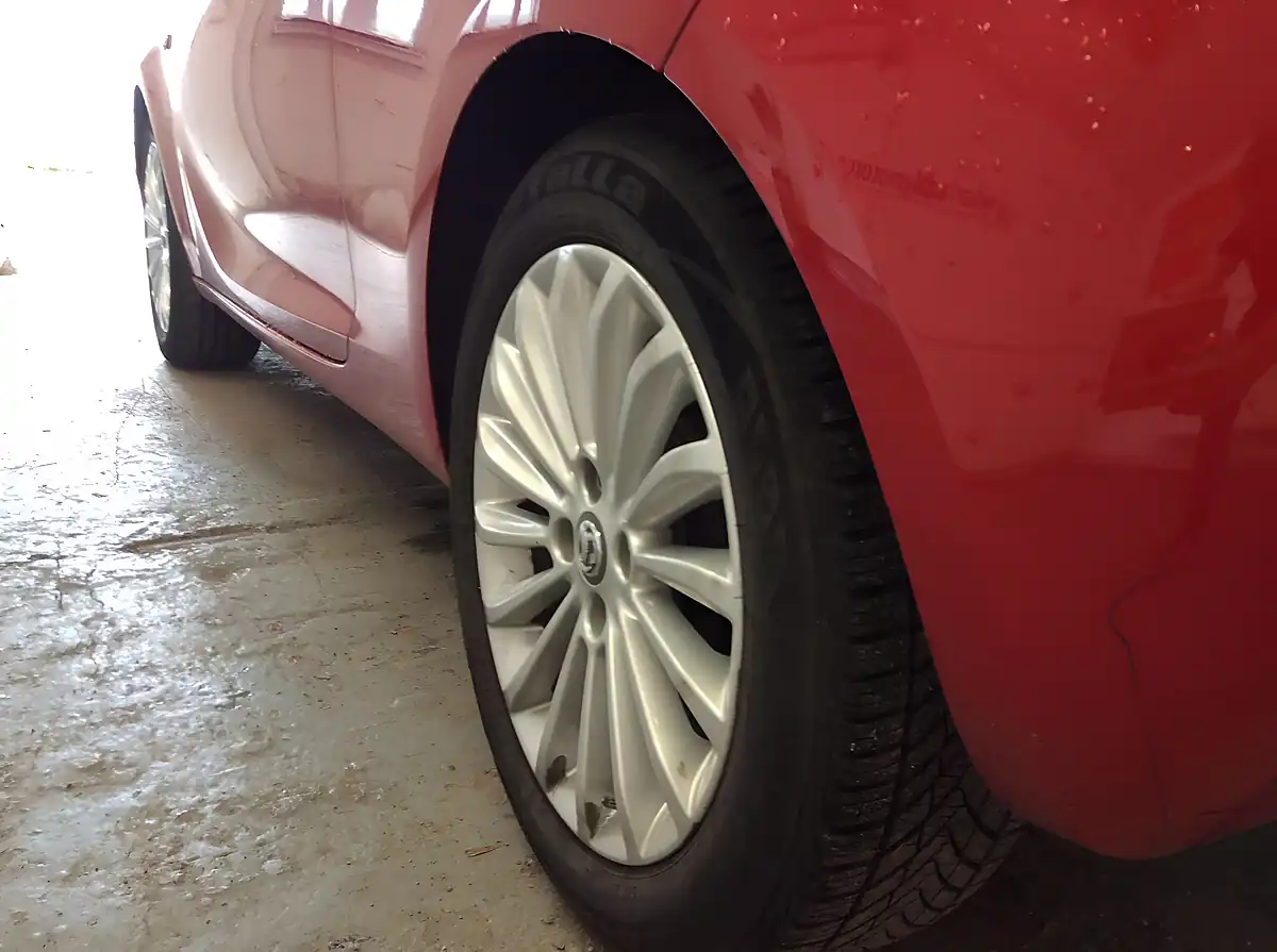 Used 2016 Vauxhall Adam Glam Red - Interior and Exterior details 13