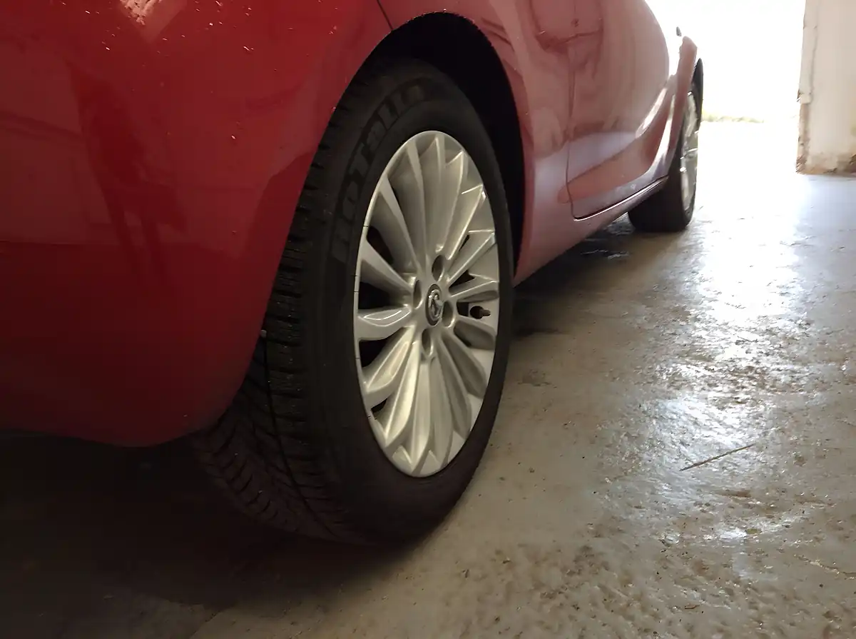 Used 2016 Vauxhall Adam Glam Red - Interior and Exterior details 15