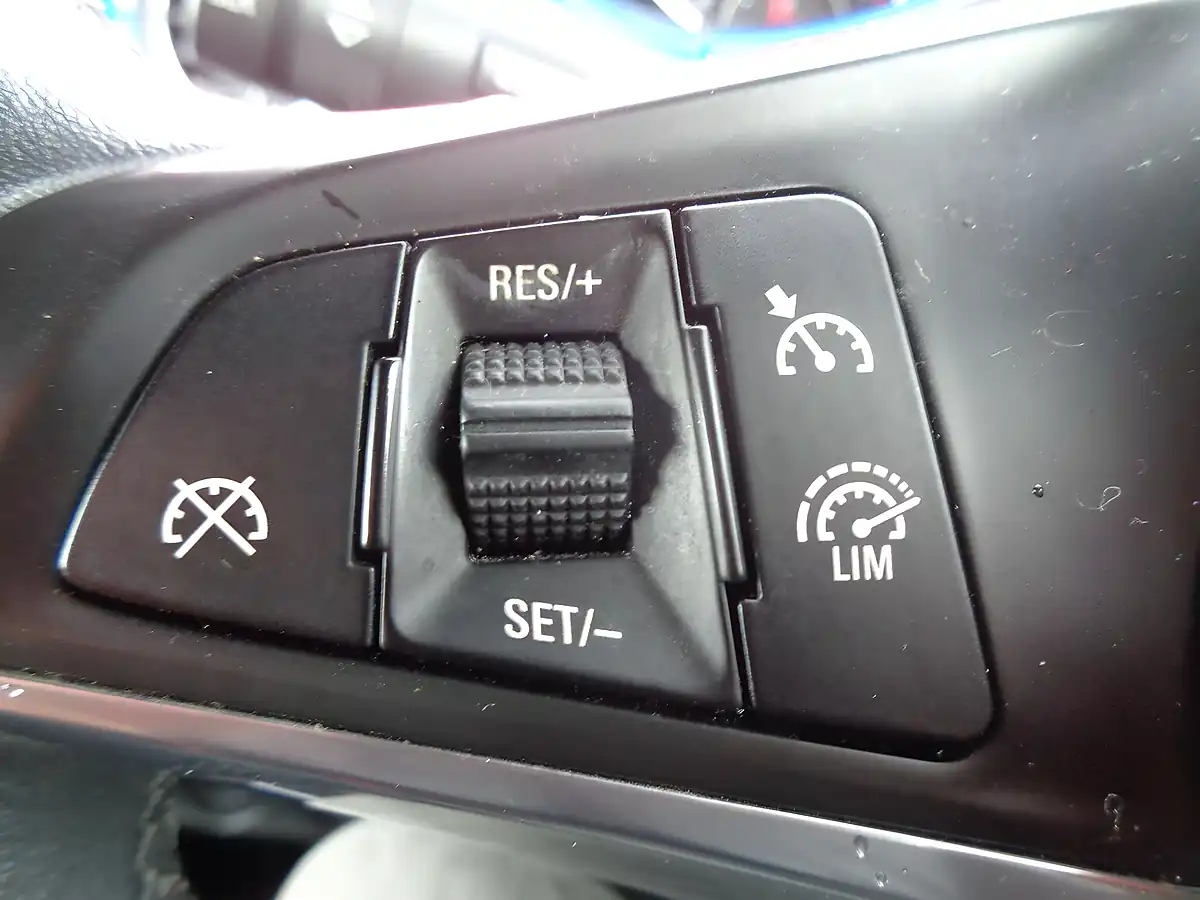 Used 2016 Vauxhall Adam Rocks Air Blue - Interior and Exterior details 16