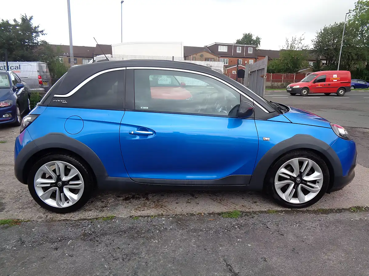 Used 2016 Vauxhall Adam Rocks Air Blue - Interior and Exterior details 5