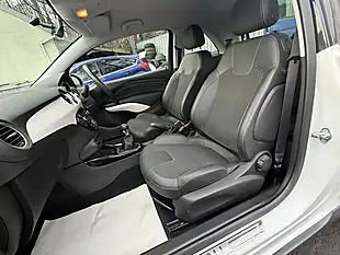 Used 2016 Vauxhall Adam Rocks White - Interior and Exterior details 12