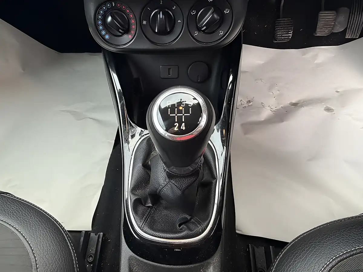 Used 2016 Vauxhall Adam Rocks White - Interior and Exterior details 18