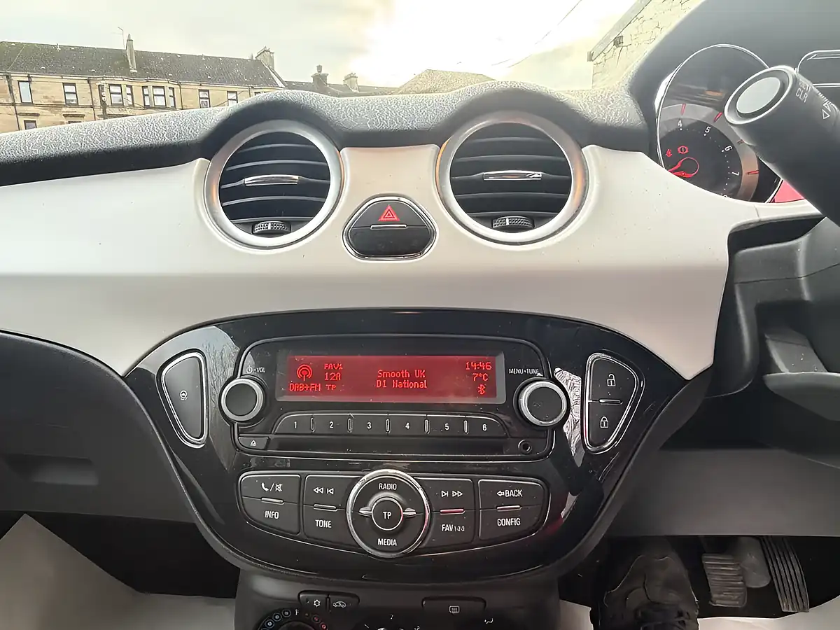 Used 2016 Vauxhall Adam Rocks White - Interior and Exterior details 20