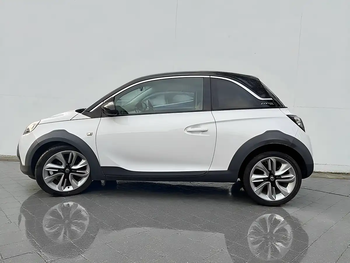 Used 2016 Vauxhall Adam Rocks White - Interior and Exterior details 3