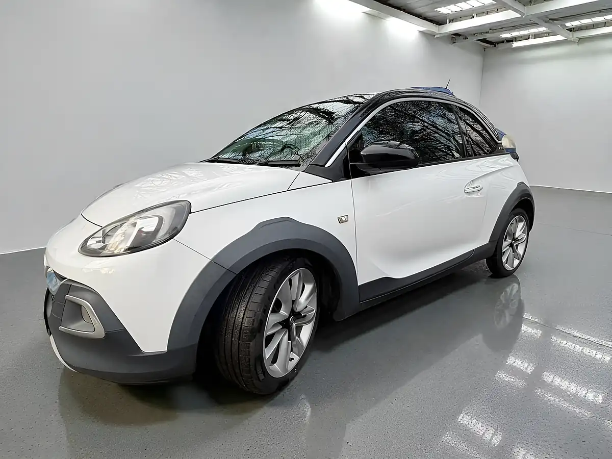 Used 2016 Vauxhall Adam Rocks White - Interior and Exterior details 5