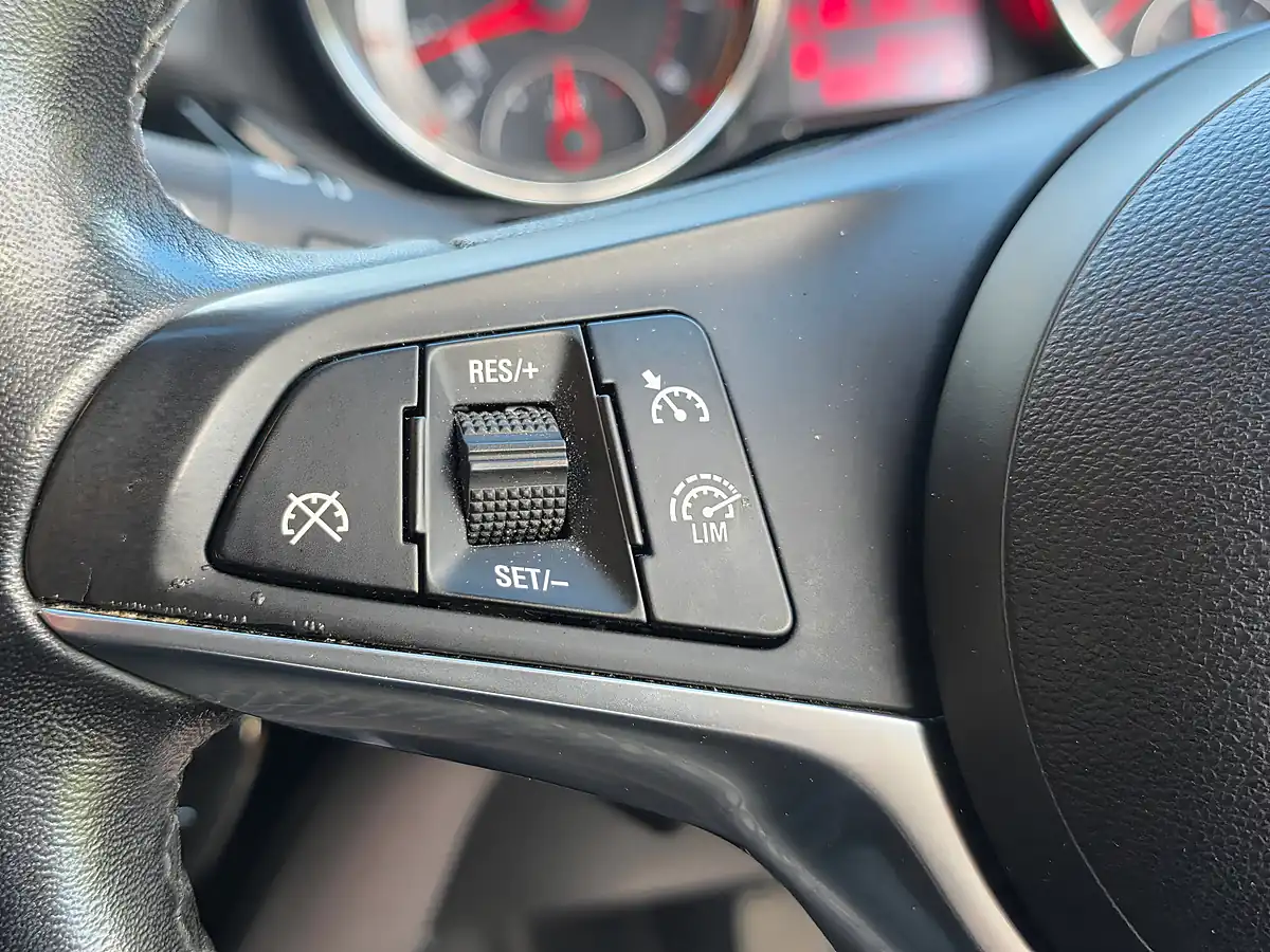Used 2016 Vauxhall Adam Slam White - Interior and Exterior details 15