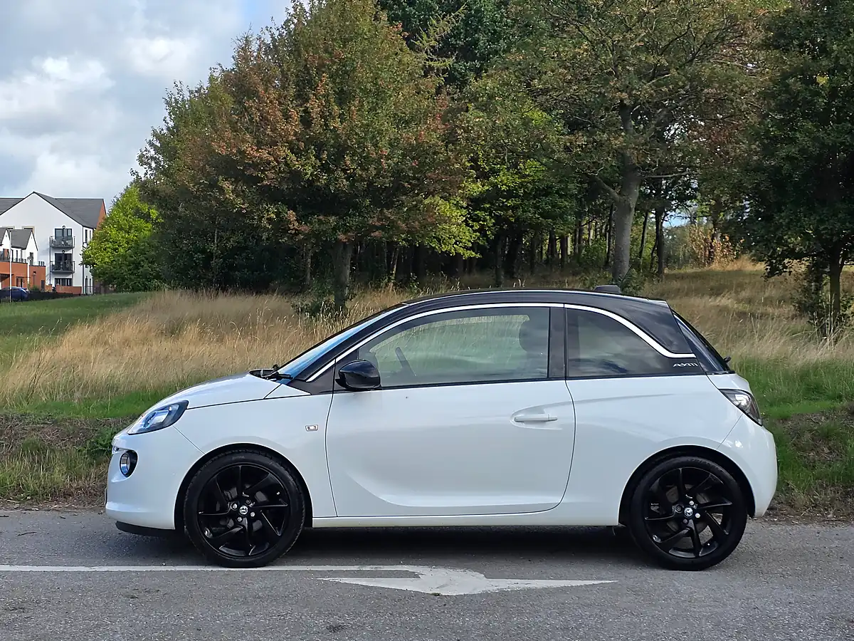 Used 2016 Vauxhall Adam Slam White - Interior and Exterior details 3
