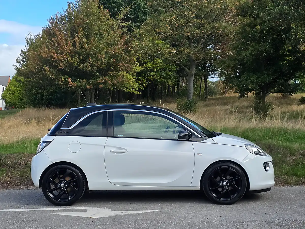 Used 2016 Vauxhall Adam Slam White - Interior and Exterior details 6