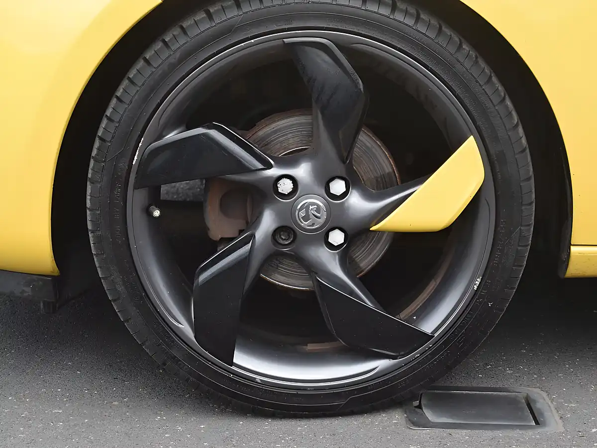 Used 2016 Vauxhall Adam Slam Yellow - Interior and Exterior details 10