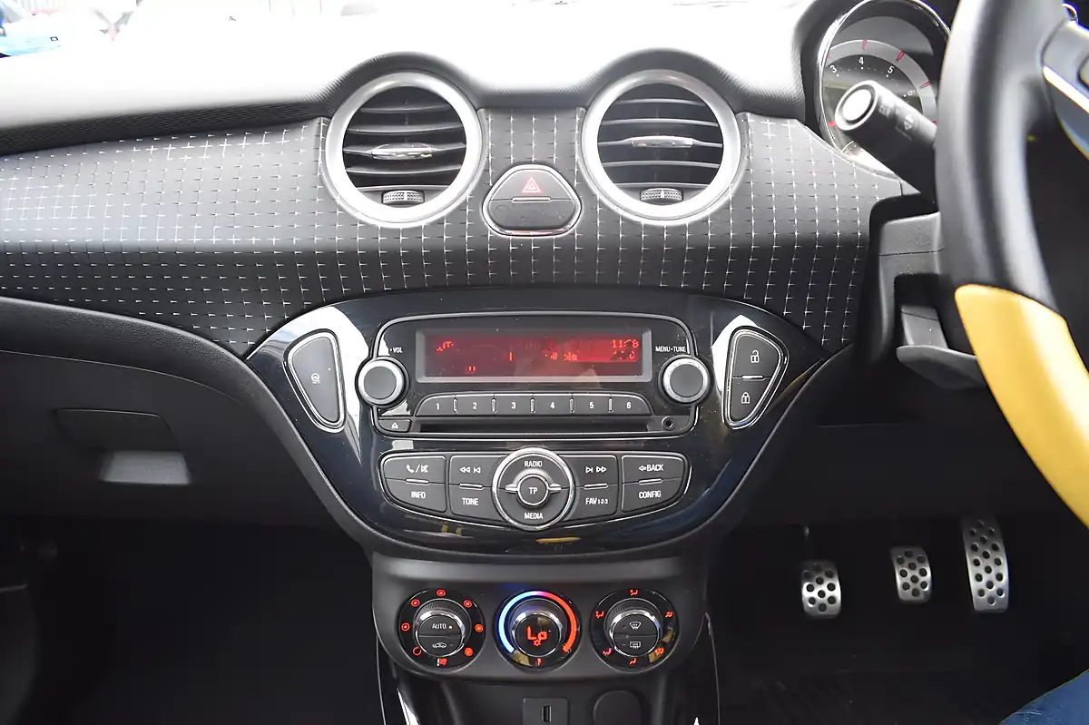 Used 2016 Vauxhall Adam Slam Yellow - Interior and Exterior details 15