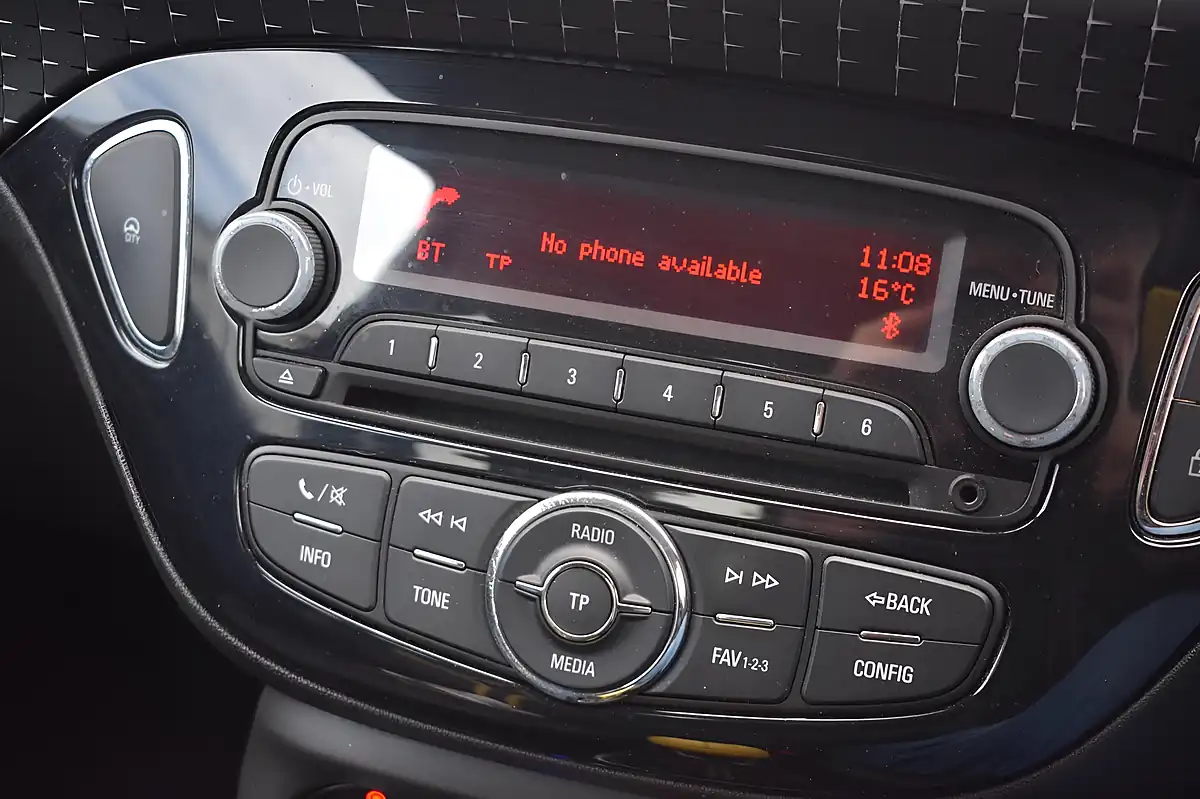 Used 2016 Vauxhall Adam Slam Yellow - Interior and Exterior details 16