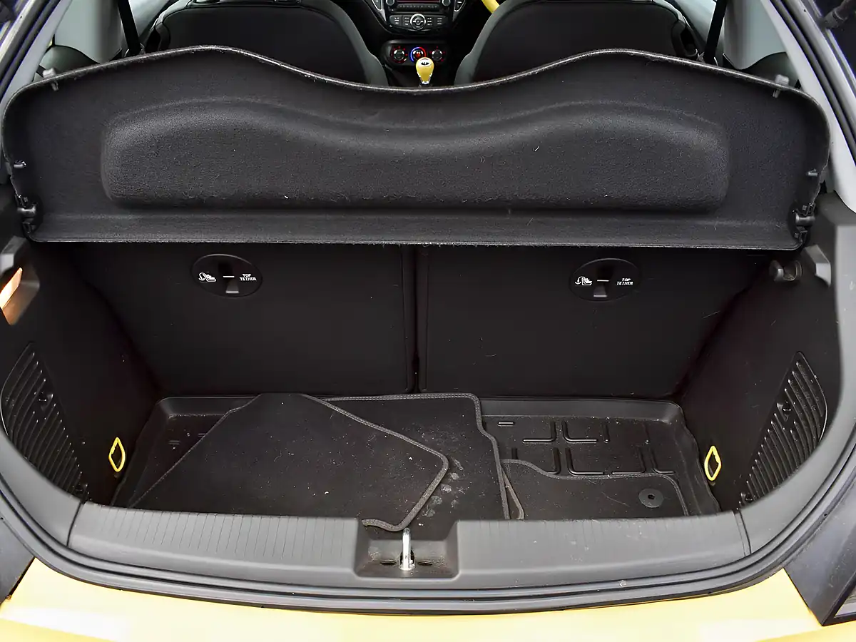 Used 2016 Vauxhall Adam Slam Yellow - Interior and Exterior details 7