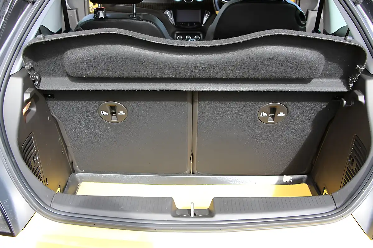 Used 2016 Vauxhall Adam Slam Yellow - Interior and Exterior details 19