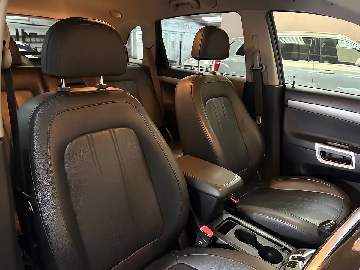 Used 2016 Vauxhall Antara Diamond Black - Interior and Exterior details 11