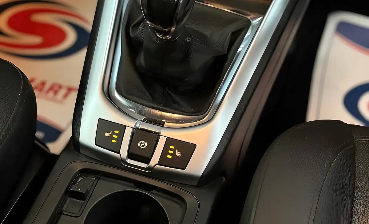 Used 2016 Vauxhall Antara Diamond Black - Interior and Exterior details 13