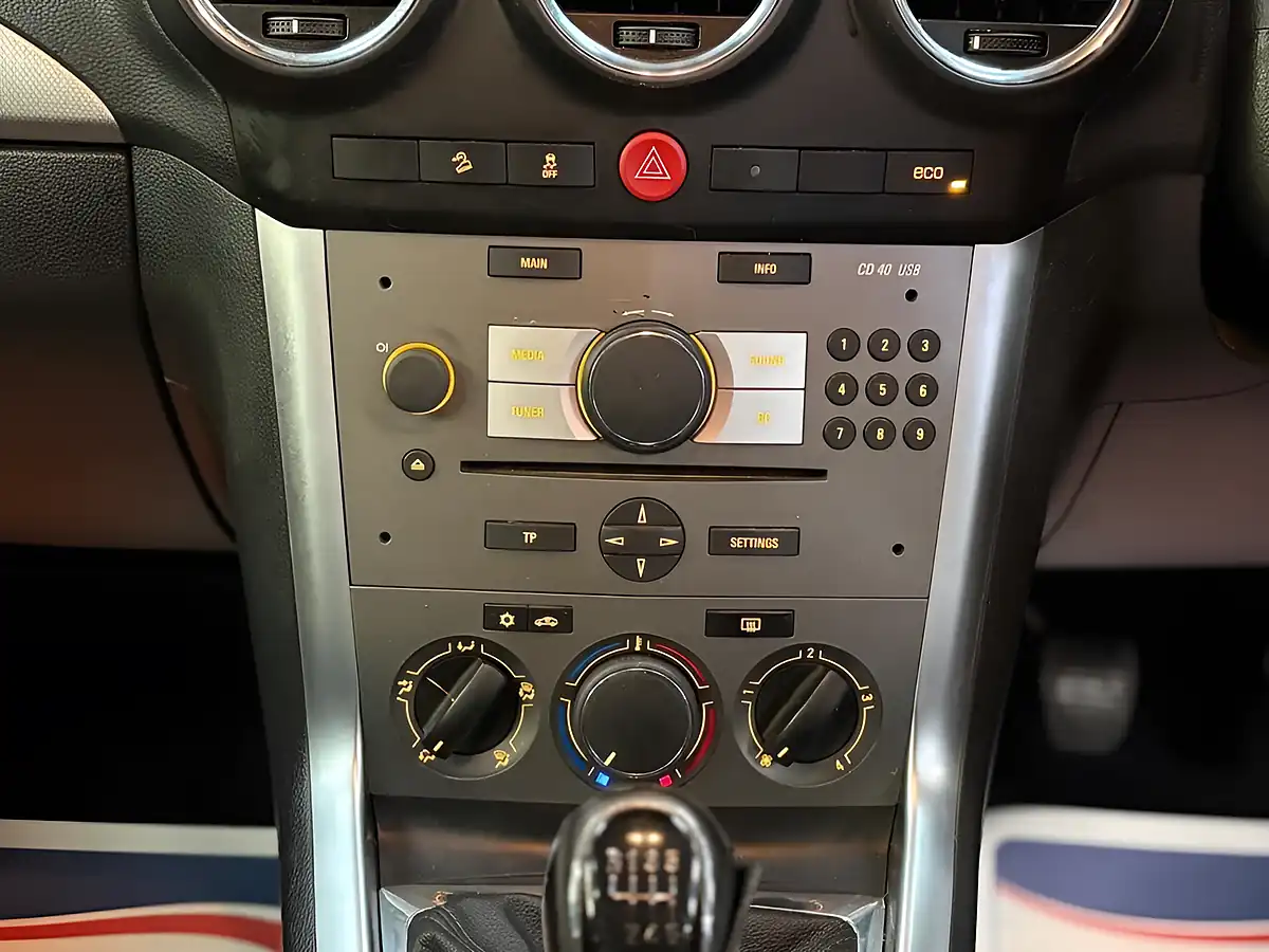 Used 2016 Vauxhall Antara Diamond Black - Interior and Exterior details 14