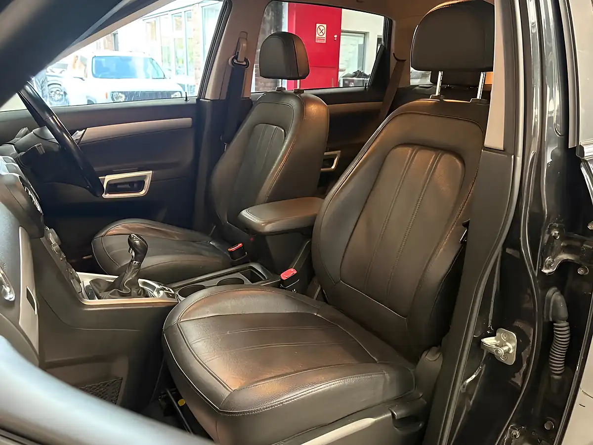 Used 2016 Vauxhall Antara Diamond Black - Interior and Exterior details 19